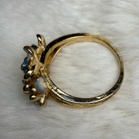 Gold Tone Blue Floral Ring - Picture 5 of 7